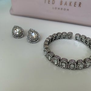 Glam earring and bracelet diamond duo